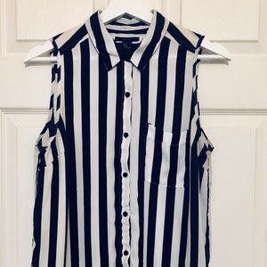 Forever 21 Black and White Striped Sleeveless silky chiffon button up Top